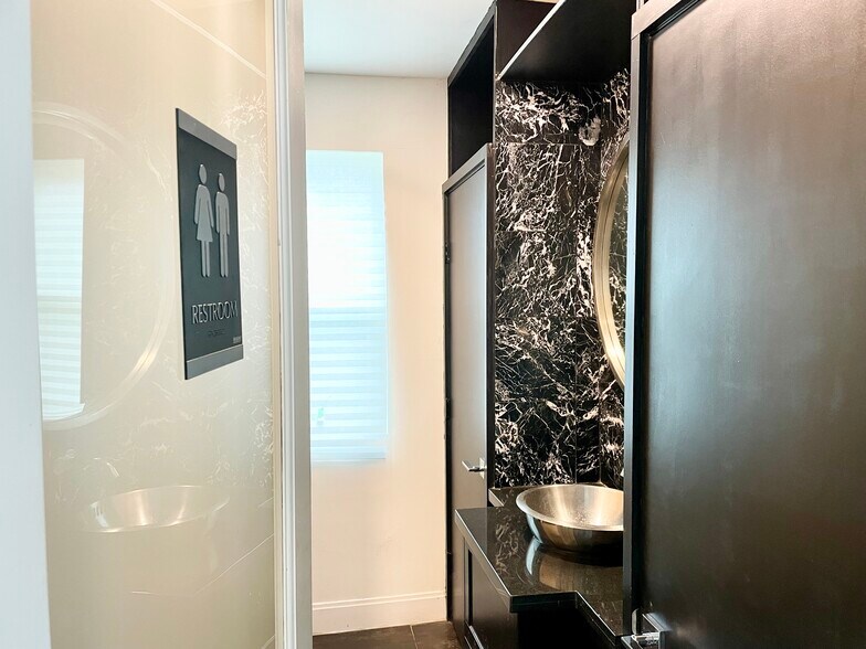 More Photos Of 3335 W Lamar St, Houston Office Residential For Lease