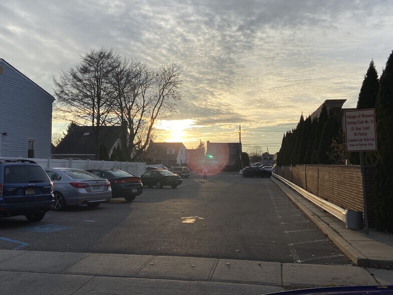 More Photos Of 465-469 Jericho Tpke, Mineola Freestanding For Sale