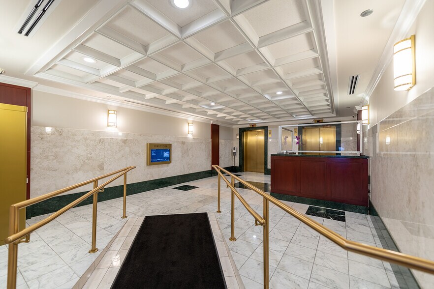More Photos Of 177 N State St, Chicago Office For Lease