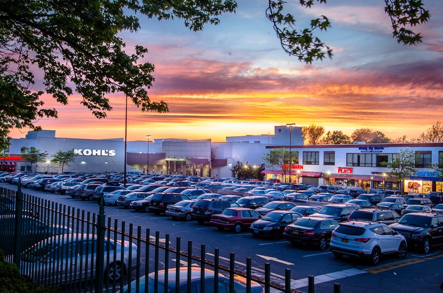 More Photos Of 61-18 190th St, Fresh Meadows General Retail For Sale