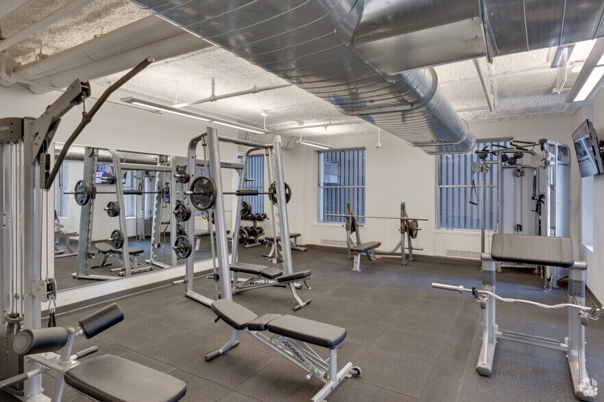 More Photos Of 135 S La Salle St, Chicago Office For Lease