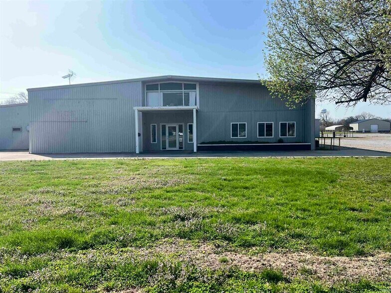 Primary Photo Of 1015 W 9th St, Mount Carmel Warehouse For Sale