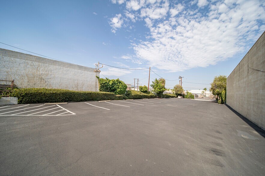 More Photos Of 500-506 S Palm Ave, Alhambra Warehouse For Lease