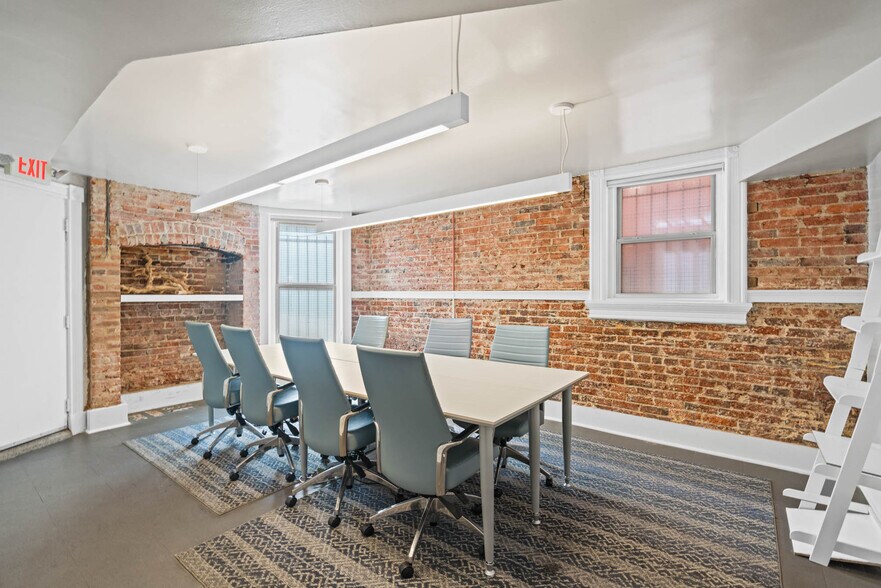 More Photos Of 2008 Hillyer Pl NW, Washington Office Residential For Sale