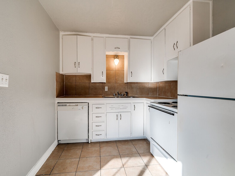 More Photos Of 2037 NW 26th St, Oklahoma City Apartments For Sale