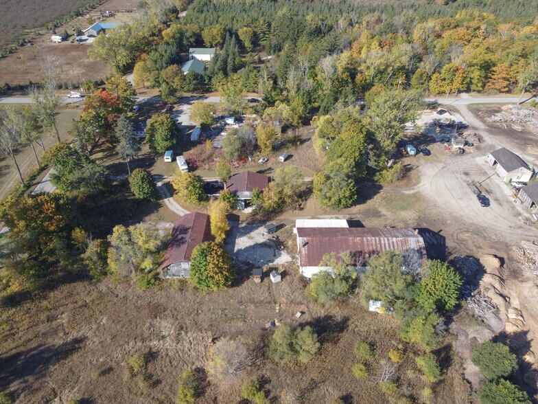 More Photos Of 5052 Reynolds Rd, Sturgeon Bay Flex For Sale