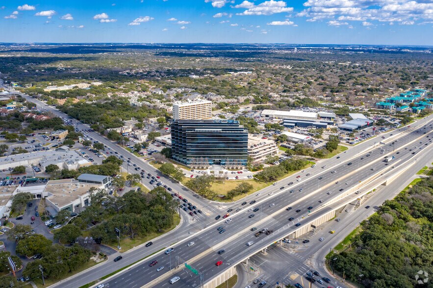 More Photos Of 10999 W IH-10, San Antonio Office For Lease