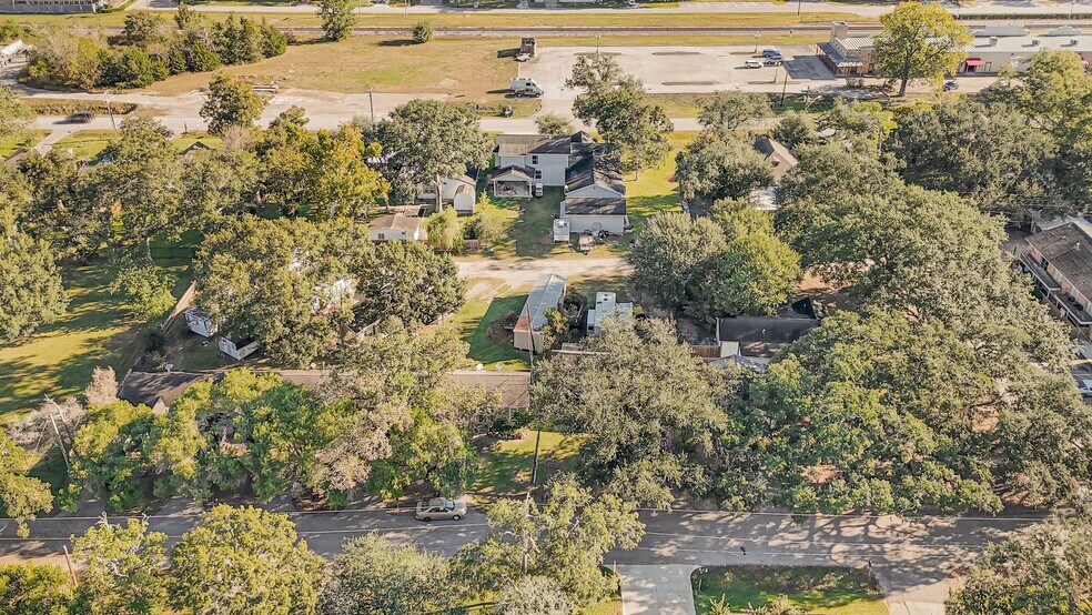 More Photos Of 404 W 3rd St, League City Manufactured Housing Mobile Home Park For Sale