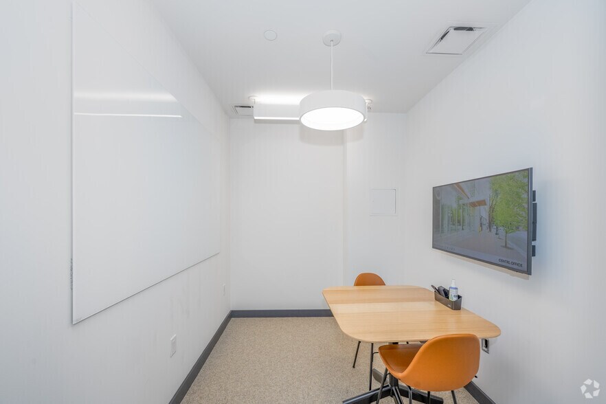 More Photos Of 1525 11th Ave, Seattle Coworking Space