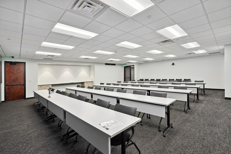 More Photos Of 1550 Utica Ave S, Saint Louis Park Office For Lease
