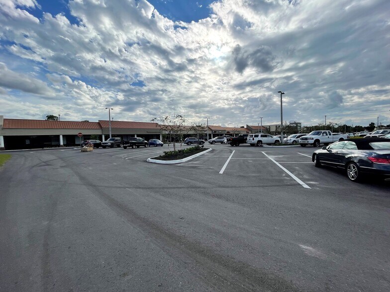 More Photos Of 14561 Palm Beach Blvd, Fort Myers General Retail For Lease