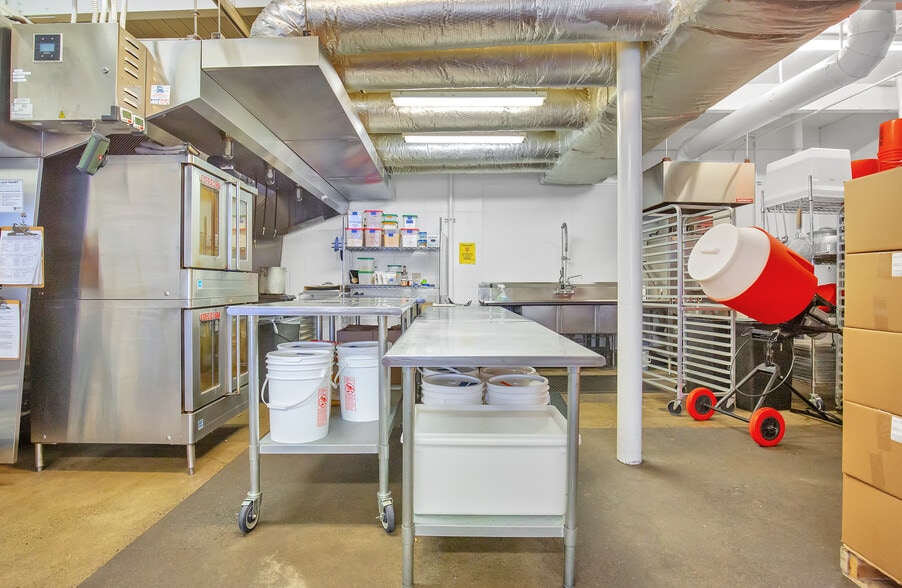 More Photos Of 5003 N Lombard St, Portland Restaurant For Lease