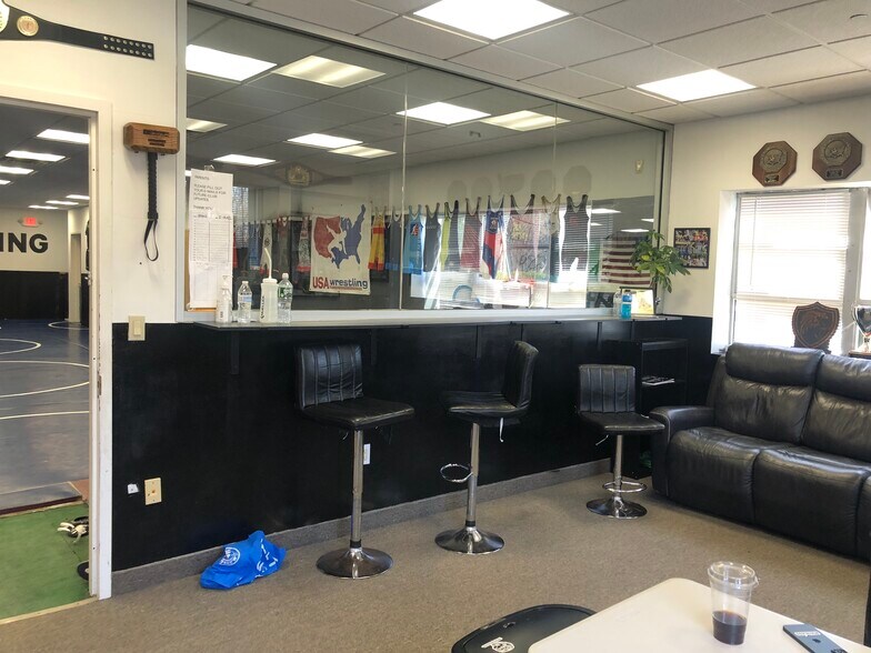 More Photos Of 321 Changebridge Rd, Pine Brook General Retail For Sale