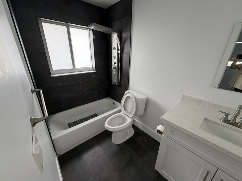 More Photos Of 4850 SW 26th Ave, Fort Lauderdale Apartments For Sale