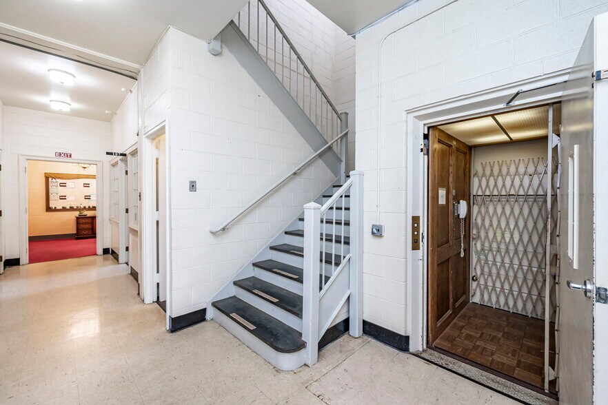 More Photos Of 7740 Cherokee Rd, Richmond Religious Facility For Sale