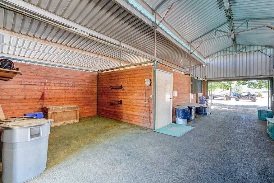 More Photos Of 7950 N Coyote Springs Rd, Prescott Valley Horse Stables For Sale