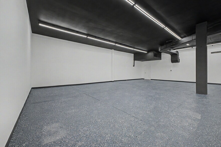 More Photos Of 14222 Fort St, Southgate General Retail For Lease