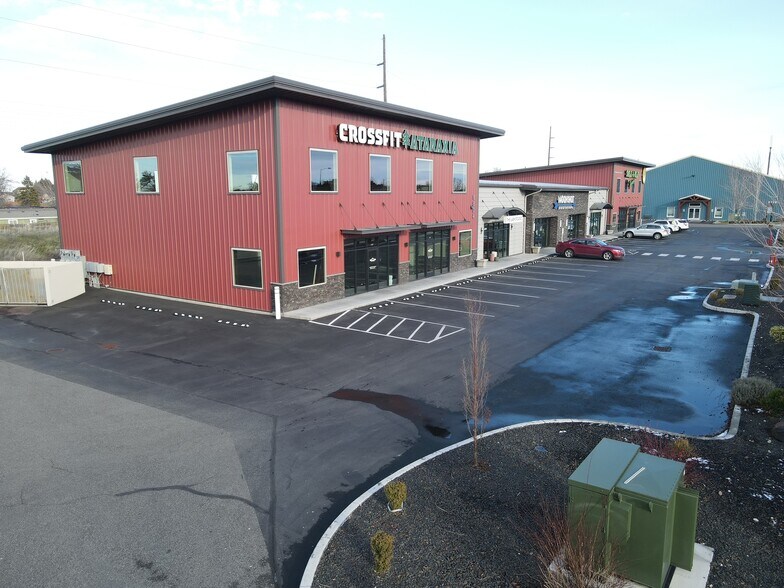 More Photos Of 8804 W Victoria Ave, Kennewick Showroom For Lease