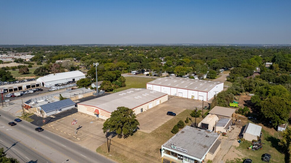 More Photos Of 1841 W Division St, Arlington Warehouse For Sale