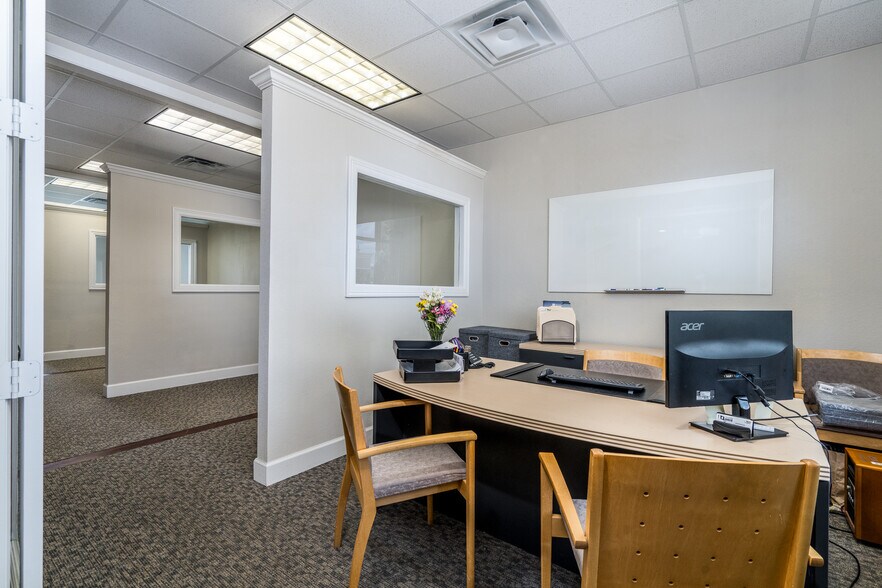 More Photos Of 20008 Champion Forest Dr, Spring Office For Sale