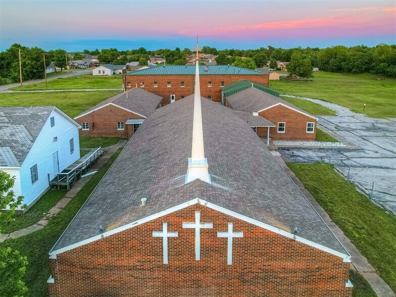 More Photos Of 2000 N Spencer Rd, Oklahoma City Religious Facility For Sale