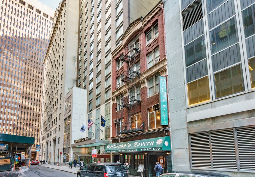 More Photos Of 6 Stone St, New York Storefront Retail Residential For Lease