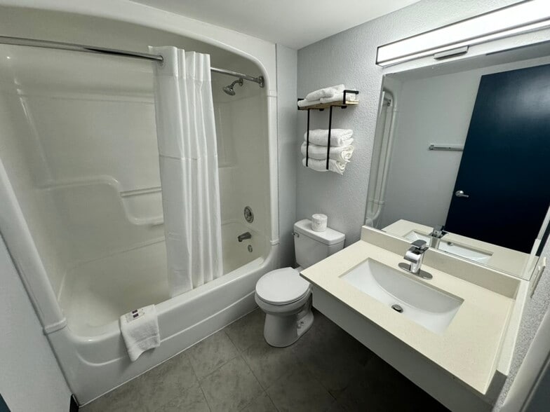 More Photos Of 6577 Baptist Way, East Syracuse Hotel For Sale
