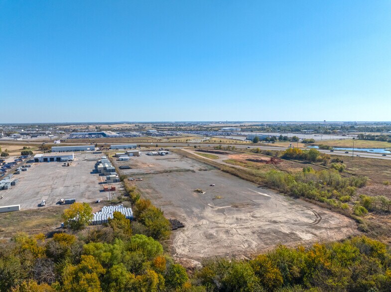 More Photos Of 4901 S Rockwell St, Oklahoma City Service For Sale