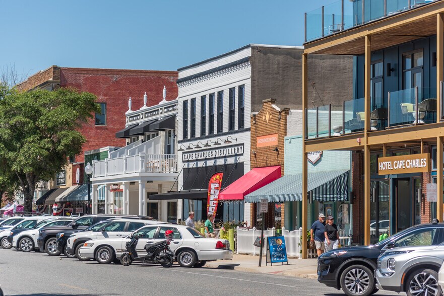 More Photos Of 225 Mason Ave, Cape Charles Storefront For Sale