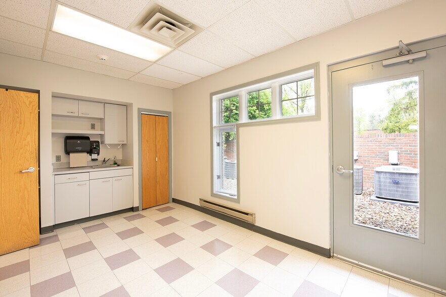 More Photos Of 12744 State Rd, North Royalton Medical For Lease