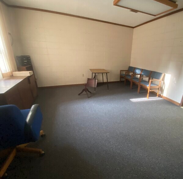 More Photos Of 8247 Morman Temple, Baker Specialty For Sale