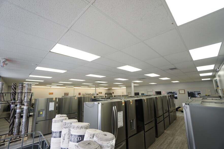 More Photos Of 3001 Main St, Union Gap Freestanding For Lease