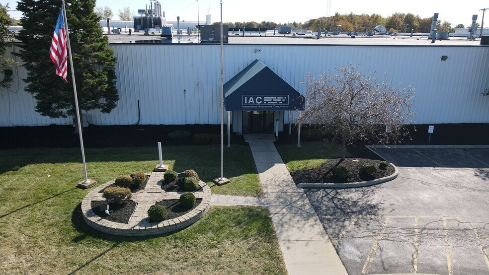 More Photos Of 555 Linfoot St, Wauseon Warehouse For Lease