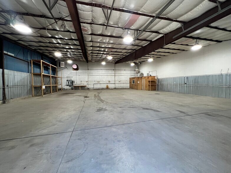 More Photos Of 7020 Cline Ave, Hammond Warehouse For Lease