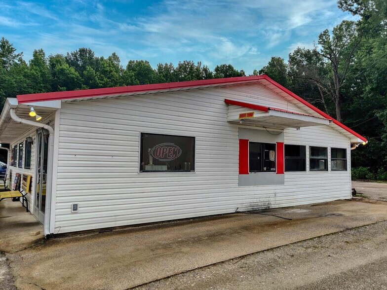 More Photos Of 19062 Main St W, Huntingdon Specialty For Sale