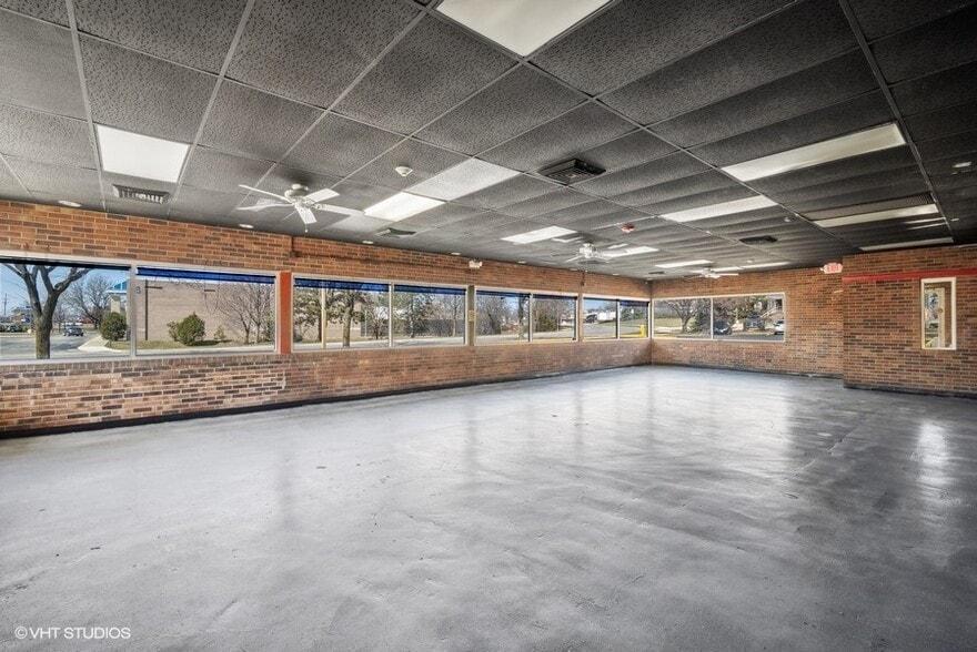 More Photos Of 1820 W Irving Park Rd, Schaumburg Fast Food For Sale