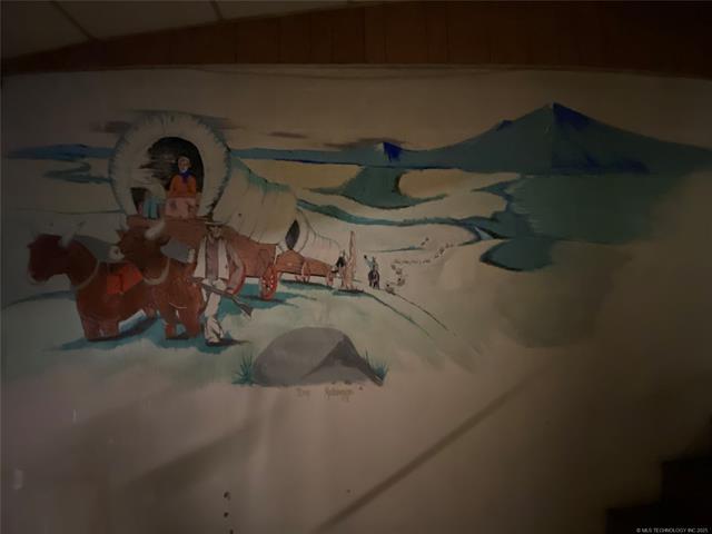 More Photos Of 713 N 2nd St, Stilwell Industrial For Sale