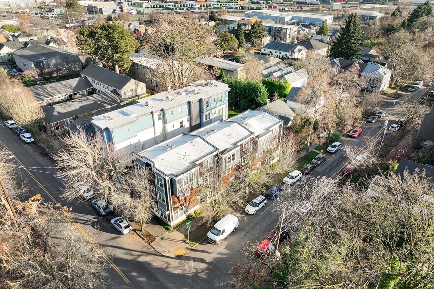 More Photos Of 5490 SE Milwaukie Ave, Portland Apartments For Sale