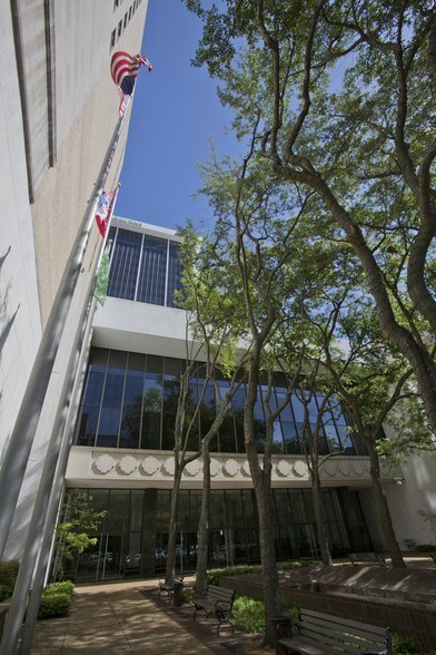 More Photos Of 210 E Capitol St, Jackson Office For Lease