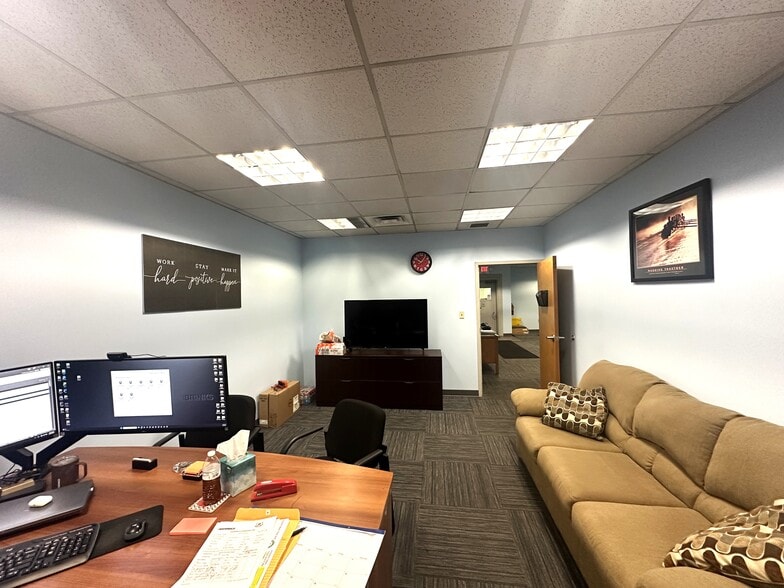 More Photos Of 4395 Springfield St, Dayton Warehouse For Sale