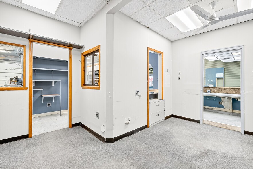 More Photos Of 22 W Lincoln Ave, Mount Vernon Freestanding For Sale
