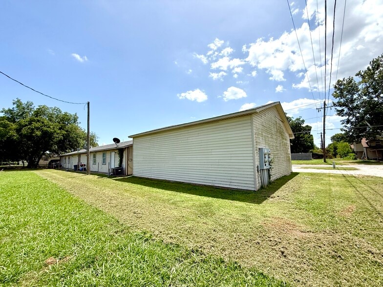 More Photos Of 312 S B St, Davis Apartments For Sale