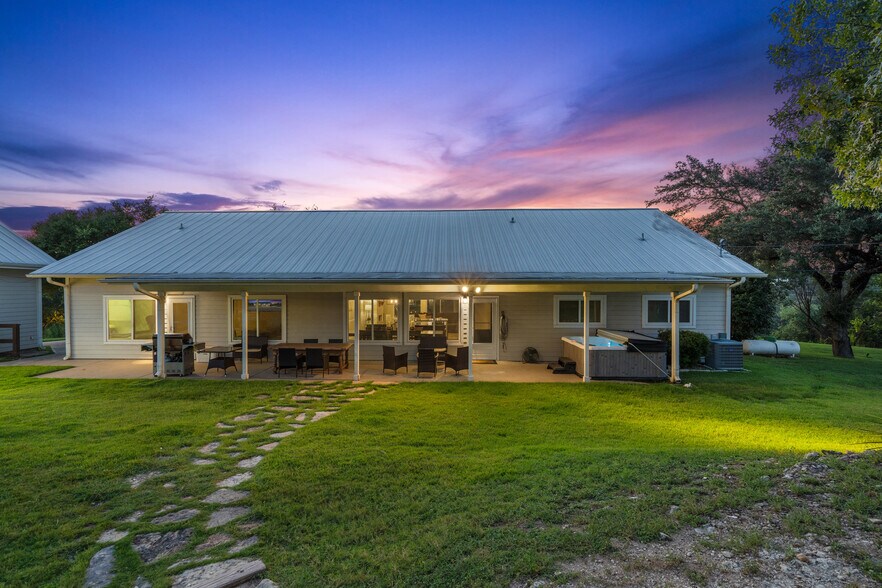 More Photos Of 4607 R O Dr, Spicewood Lodge Meeting Hall For Sale