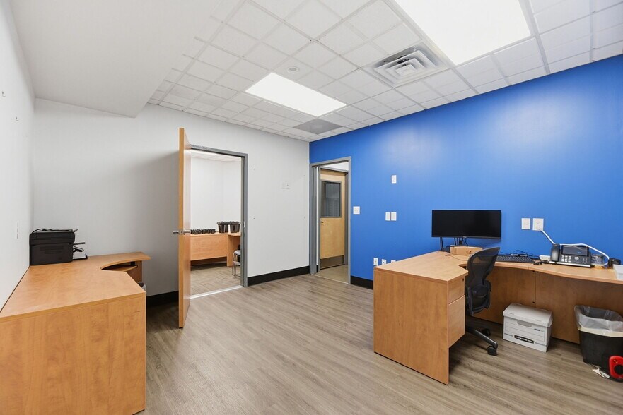 More Photos Of 2533 Hoitt Ave, Knoxville Truck Terminal For Sale