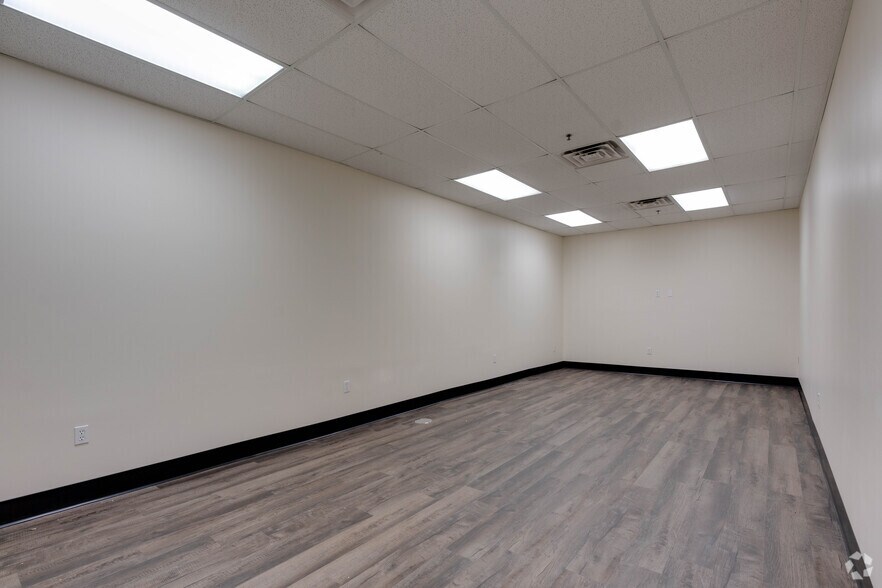 More Photos Of 1017-1067 Mason Ave, Daytona Beach Unknown For Lease