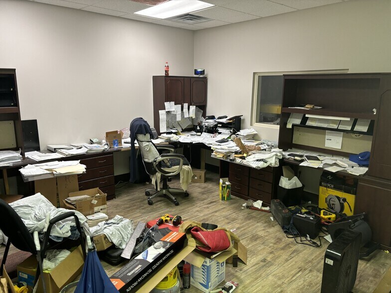 More Photos Of 1983 Vanderhorn Dr, Memphis Warehouse For Lease