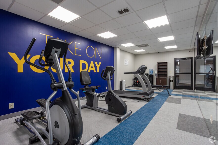 More Photos Of 5087 Clark Howell Hwy, Atlanta Hotel For Sale