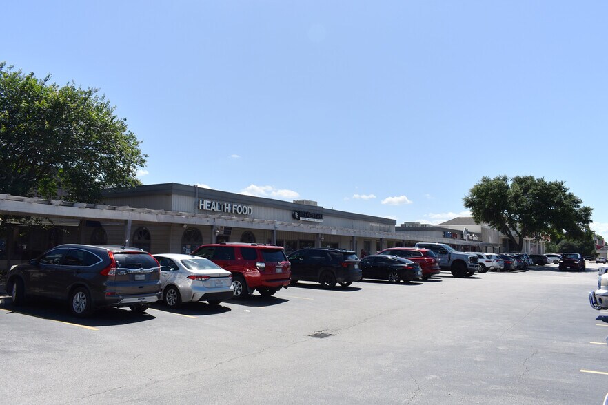 More Photos Of 145 Oyster Creek Dr, Lake Jackson Unknown For Lease