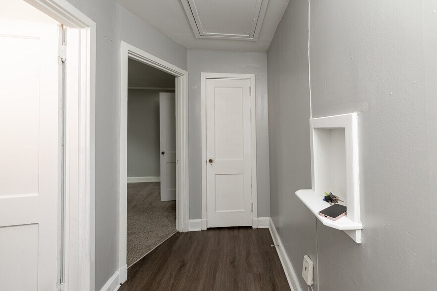 More Photos Of 1393 Lapaloma Cir, Memphis Apartments For Sale