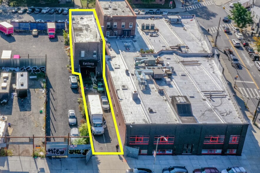 More Photos Of 279 Frost St, Brooklyn Light Distribution For Lease